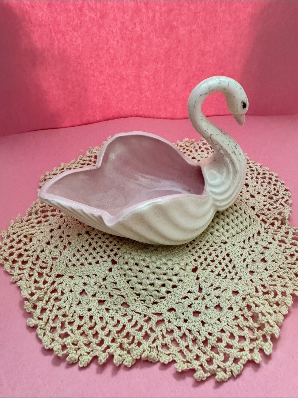 Vintage Swan Ceramic Bowl in Soft Pink and White - Picture 2 of 4